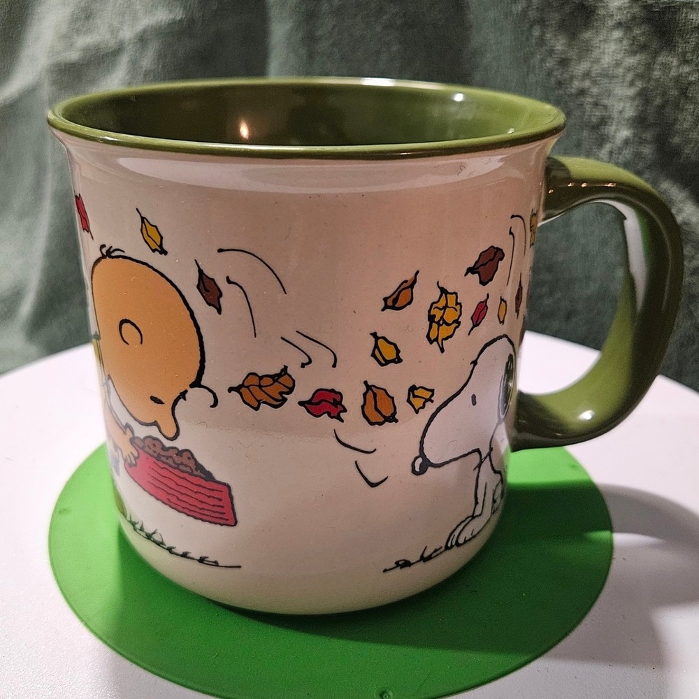 Peanuts Gibson Be Giving Mug Snoopy Charlie Brown Fall Leaves Green Cream Large